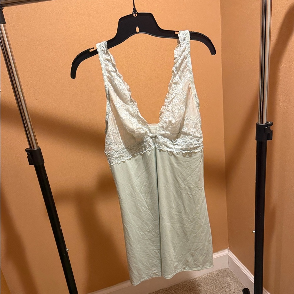 Gilligan & O'Malley Lace Trim Chemise in Light Green